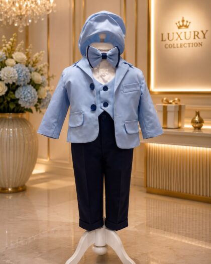 Costum botez băiat bleu cu șapcă și papion
