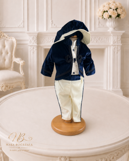 Costum de botez băiețel bleumarin și ivoire Armand, prezentat din față