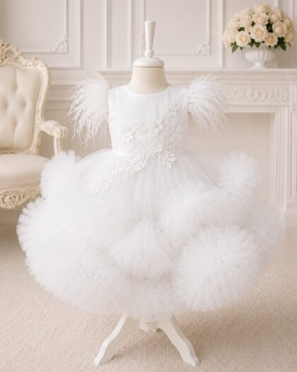 Rochie de botez fetiță albă cu tulle și pene Séraphine