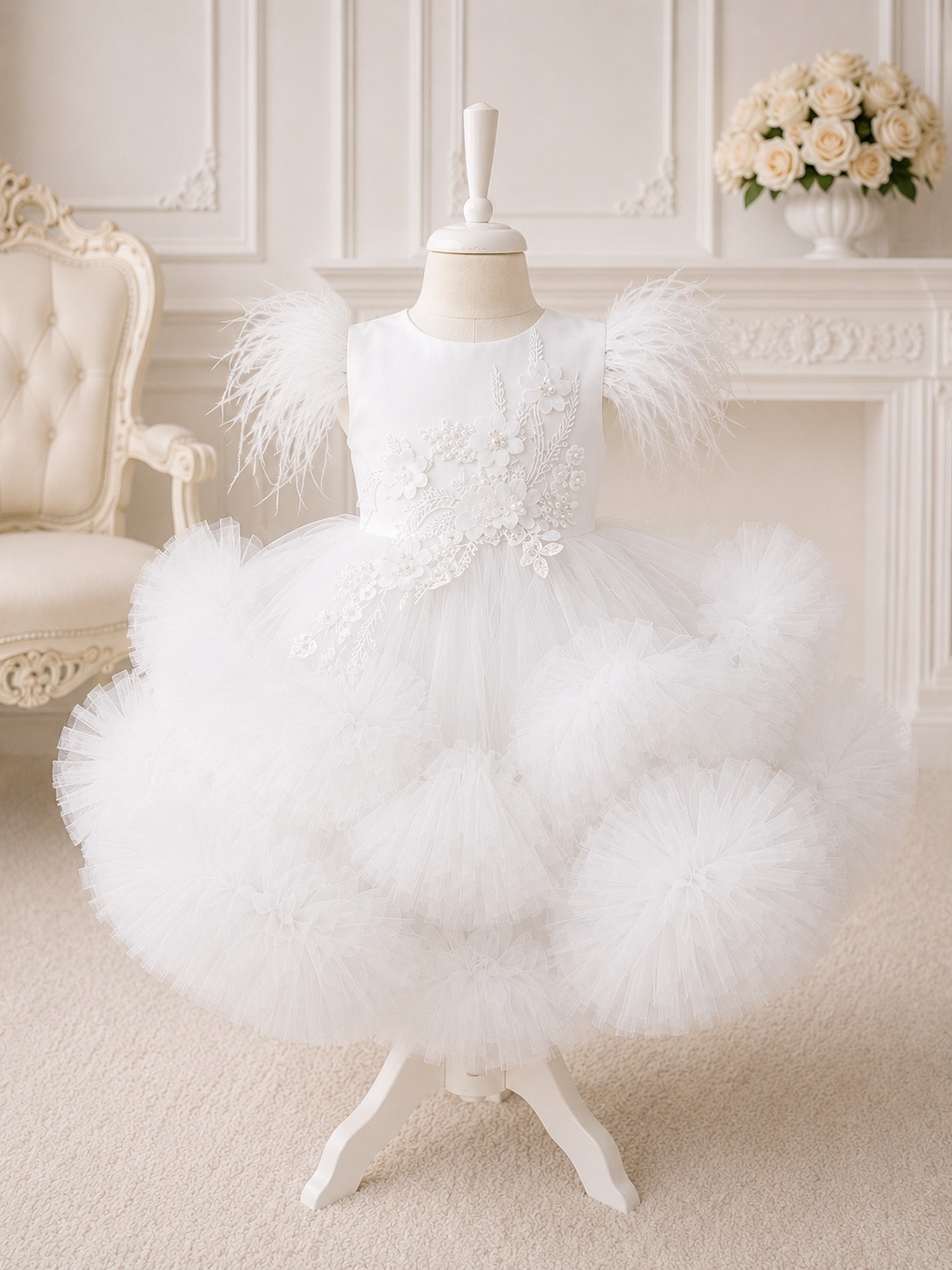 Rochie de botez fetiță albă cu tulle și pene Séraphine