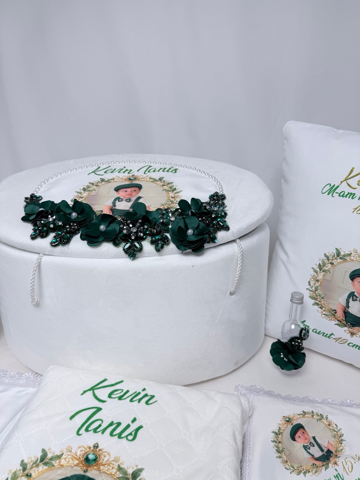 Grădina Regală – trusou botez cu flori verzi personalizat - imagine 5