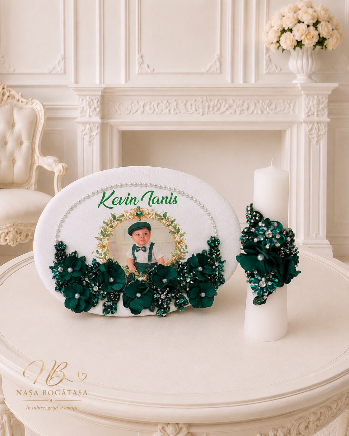Trusou botez cu flori verzi Grădina Regală, cu capac personalizat cu fotografie și lumânare albă sculpturală